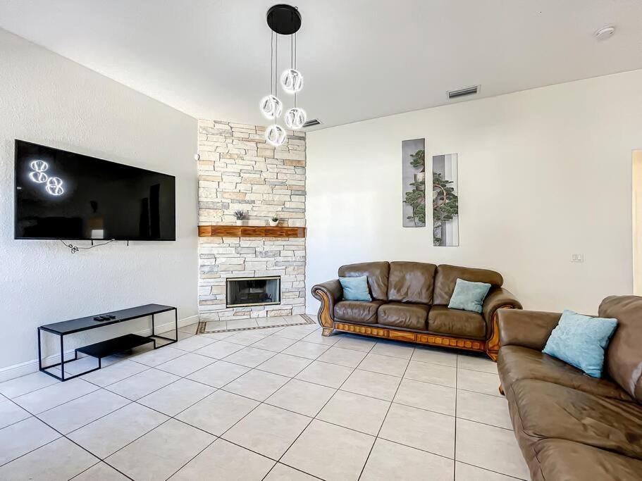 Discover Your Oasis: Tropical Haven In Central Psl Port St. Lucie 외부 사진